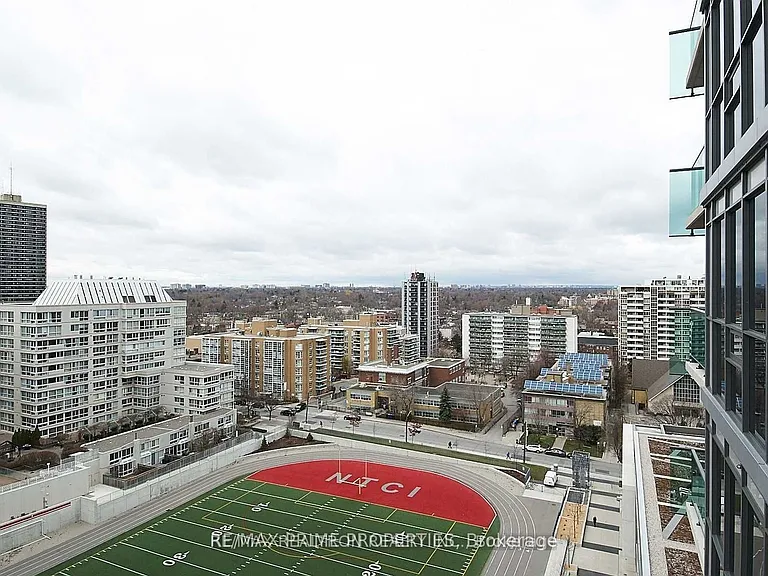 70 Roehampton Ave #1319 — Photo 12