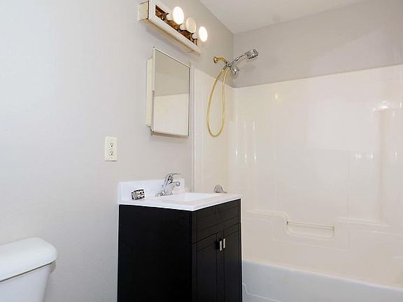 3rd image of 863 Ocean St #1