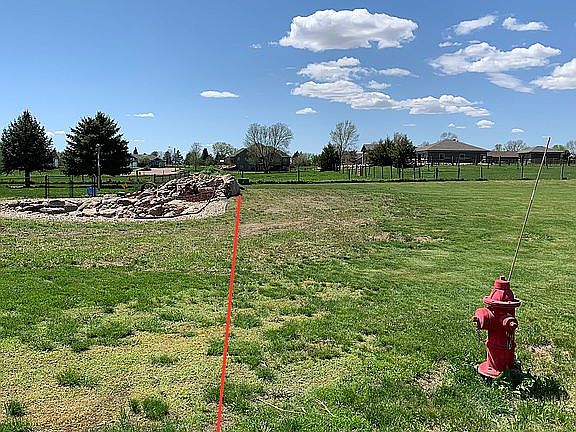 3rd image of 605 S Elm Ct