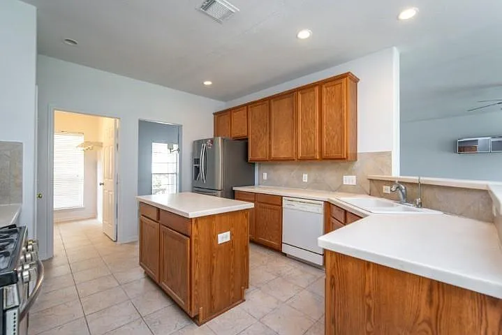 2322 Cool Springs Ln — Photo 14