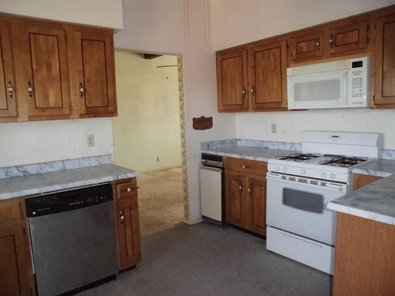 2nd image of 203 Sierra Blanca Ave