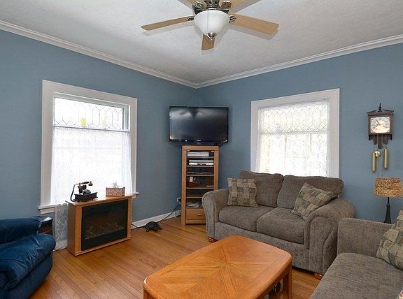 3rd image of 308 N Belmont Ave