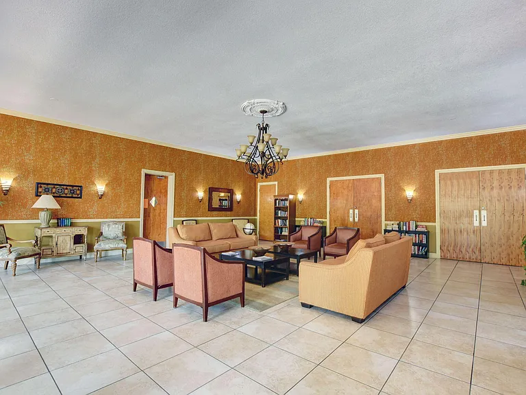 705 Lori Dr #110 — Photo 14