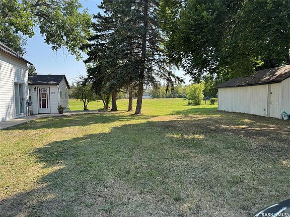 2nd image of 109 Maple STREET