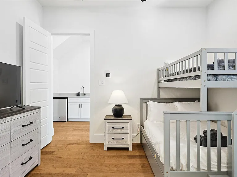 1805 Browder St #102 — Photo 22