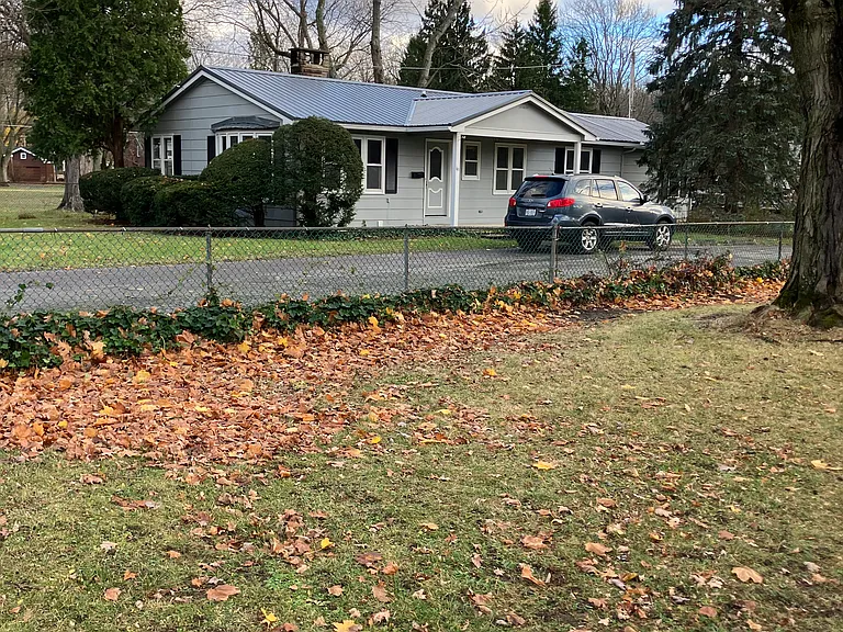 Woodview Ave — Photo 2