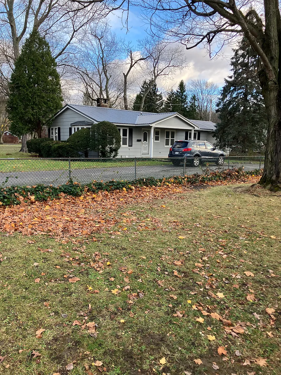 Building Photo - Woodview Ave