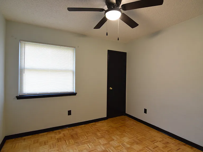 2518 Skyline Dr — Photo 15