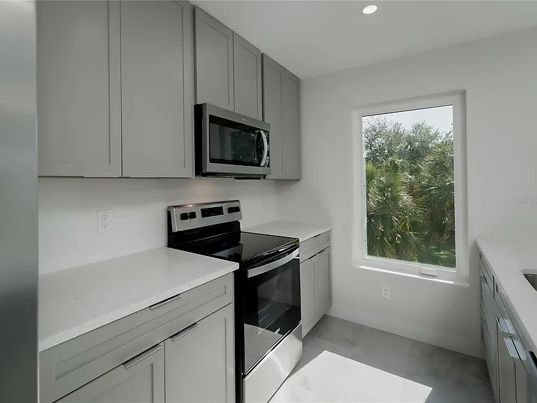 310 Hibiscus St #B — Photo 22