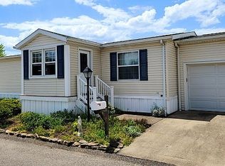 33 Hilltop Dr, Finleyville, PA