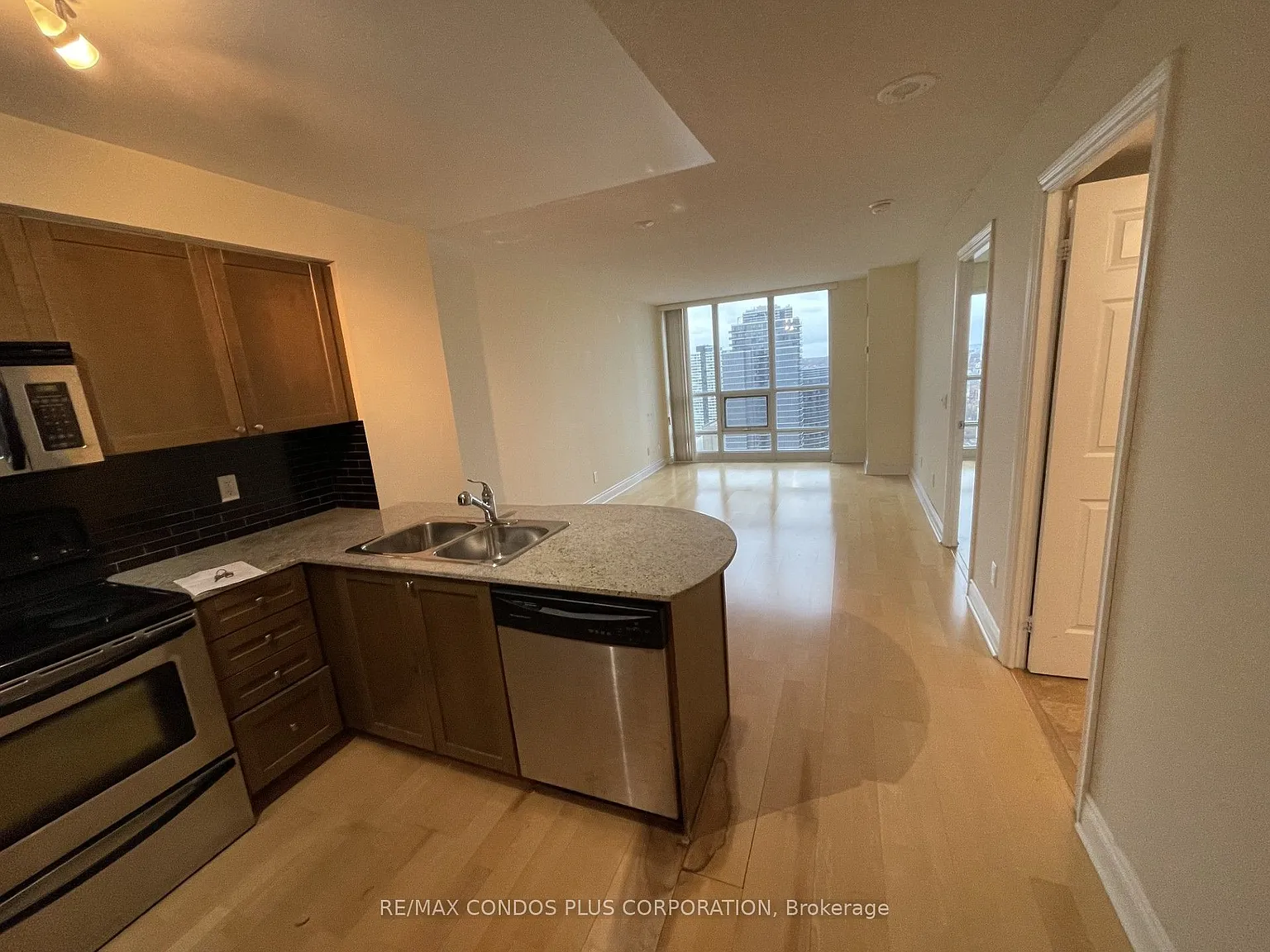 1 bed, $2,700 — Photo 4