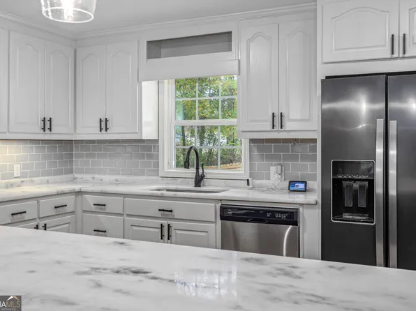 6108 Carter St, Lula, GA 30554