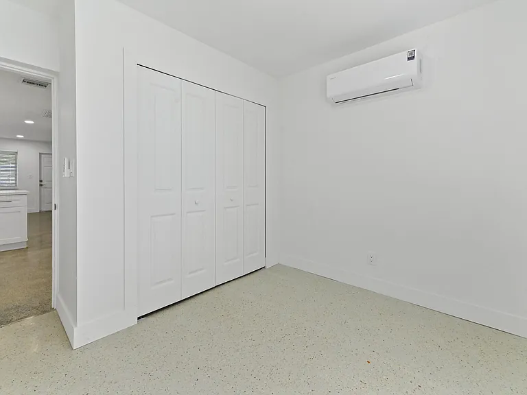 2541 NW 64th Ter — Photo 11