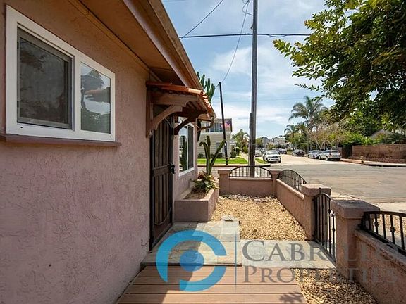 3rd image of 2104 Bacon St #11
