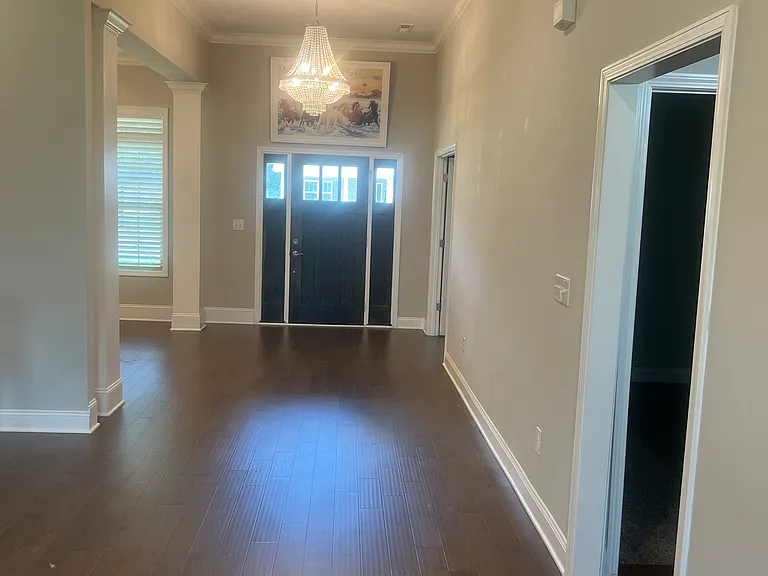 14829 Commonwealth Dr — Photo 5