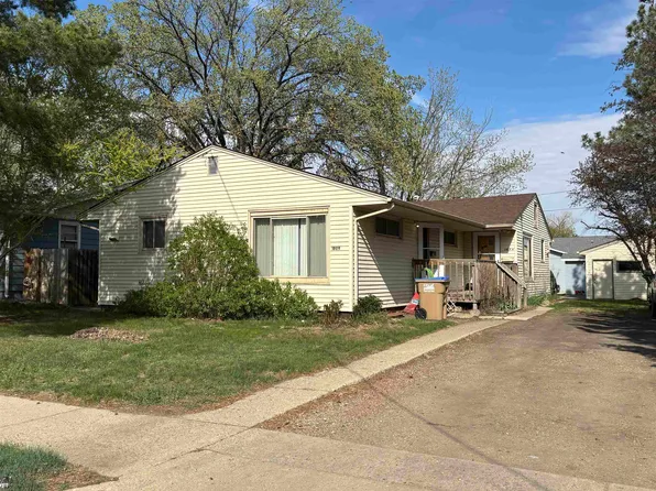 1809 Main St S, Minot, ND 58701