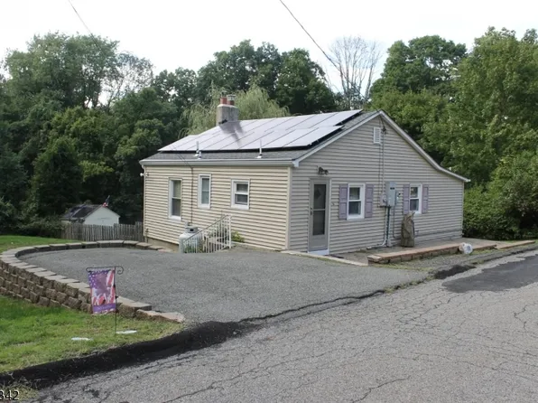 16 Camille Dr, Jefferson Twp., NJ 07849