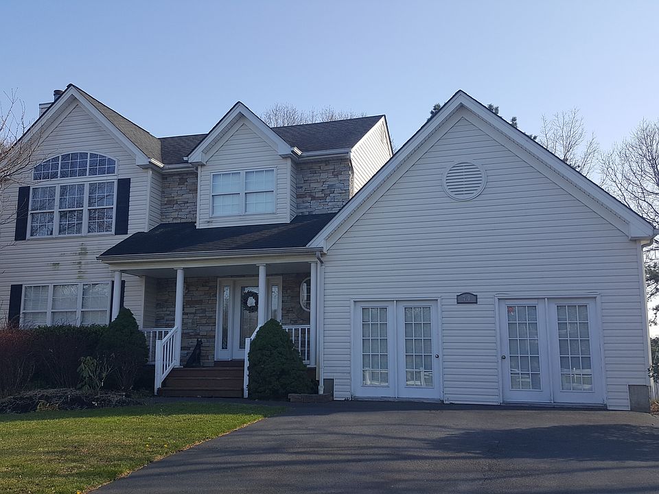 1st image of 70 Betty Ann Dr