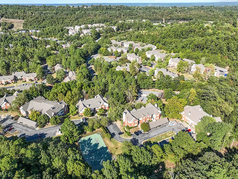 The Grove at Pleasant Valley Apartment Homes — Photo 27