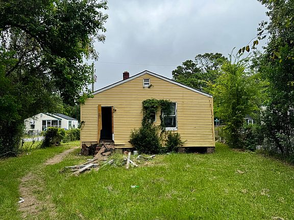5th image of 2742 W Surrey Dr