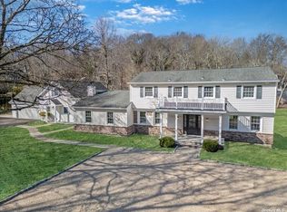 68 Beaumont Drive Melville NY 11747 Zillow