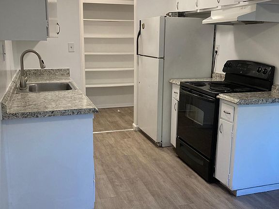 4th image of 1737 Ross Cir #2