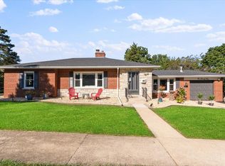 524 Campbell Ave, Wheaton, IL 60187