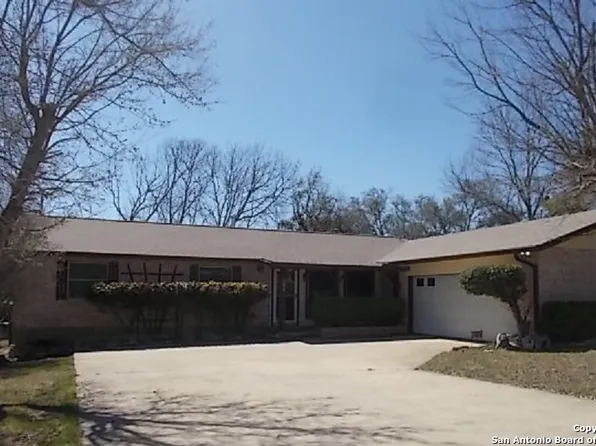 104 Poco Vista, Kerrville, TX 78028