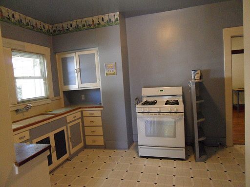 4th image of 1551 Lincoln Ave