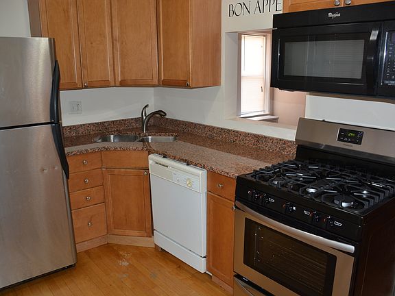 3rd image of 6318 N Mozart St APT 3R