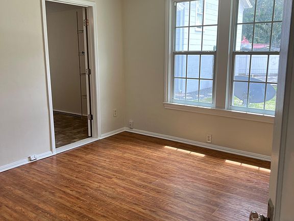 3rd image of 2704 Spring Park Rd
