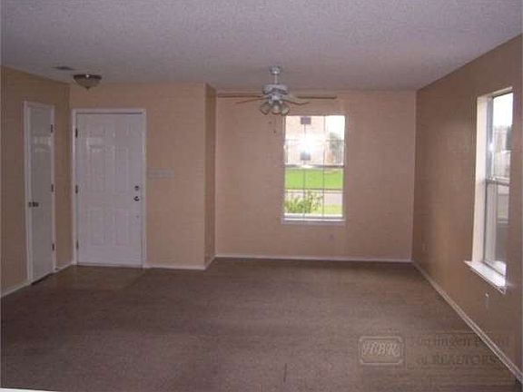 2nd image of 2826 Sabal Palm Dr