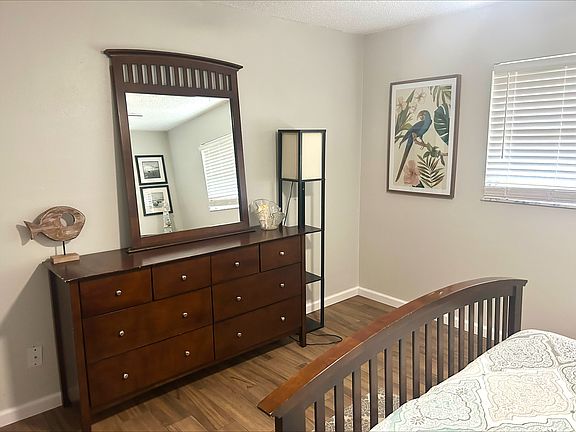 4th image of 425 6th Ave NE #A