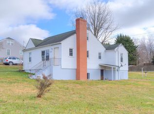7448 Ridge Rd, Radford, VA 24141