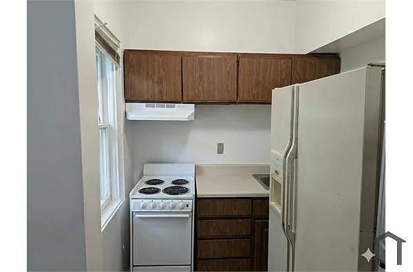 Building Photo - 2300 Mount Royal Ter #0