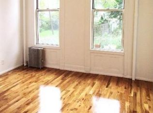 200 Green St APT 2L, Brooklyn, NY 11222