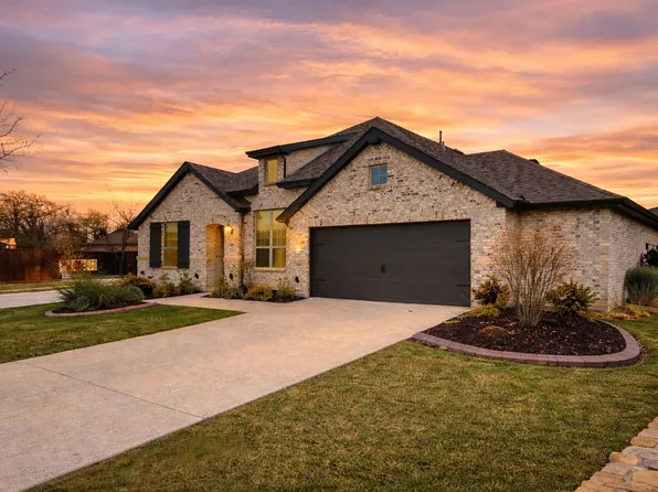 9820 Surveyor Rd, Oak Pt, TX 75068