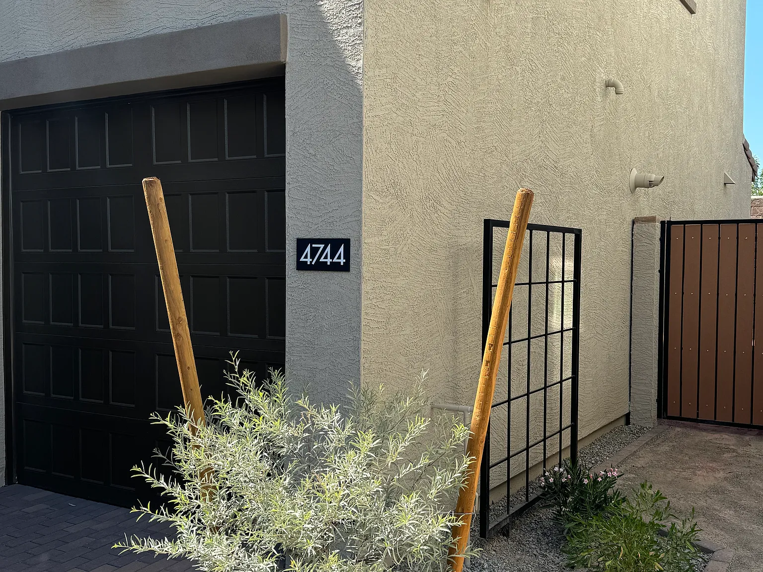 3 bed, 2.5 bath, 1965 sqft, $2,450 — Photo 3