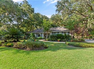 312 Dunbarton Dr, Saint Simons Island, GA 31522