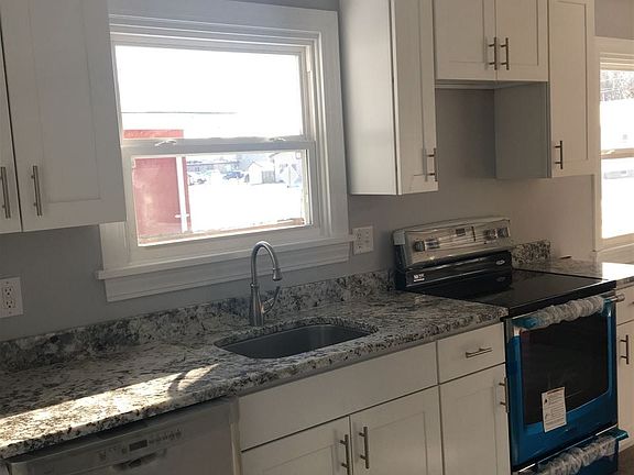 3rd image of 36 Loralee Dr