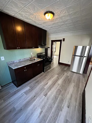 186 Grove St #1 Photo 1