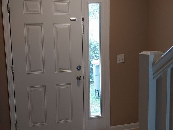 3rd image of 208 Callaway Chase Ln