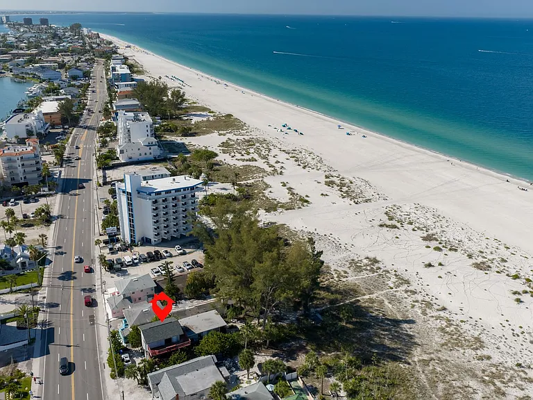 10220 Gulf Blvd #1 — Photo 34