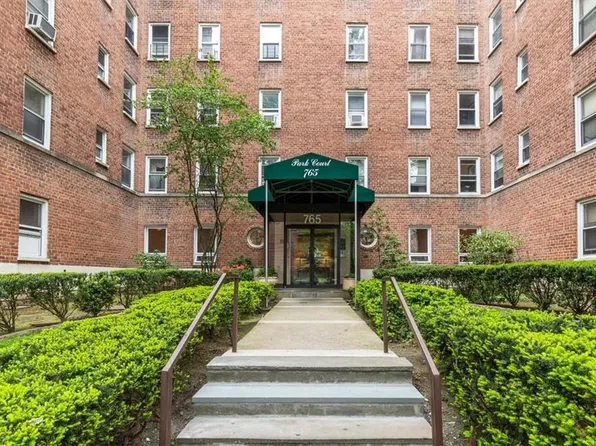 765 Bronx River Road #6E, Bronxville, NY 10708