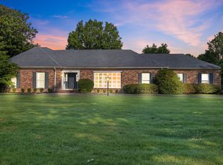 216 Country Ln, Frankfort, KY 40601