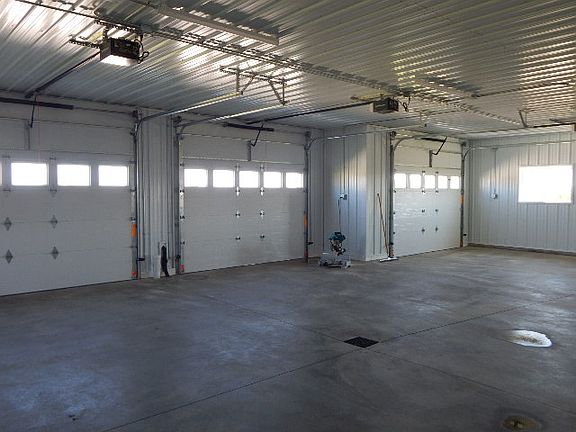 3rd image of 2305 Lincoln Ave NE #Tif