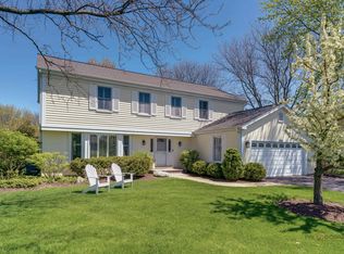 1112 Terre Dr, Libertyville, IL