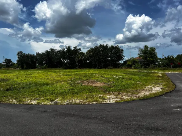 1011 NE 23RD Street, Cape Coral, FL 33909