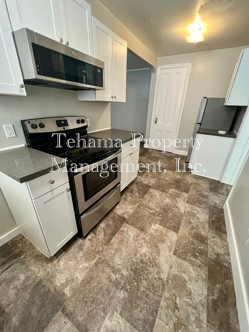 1051 Washington Street — Photo 3