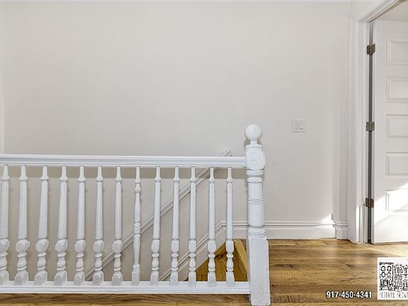 4th image of 1280 Putnam Ave